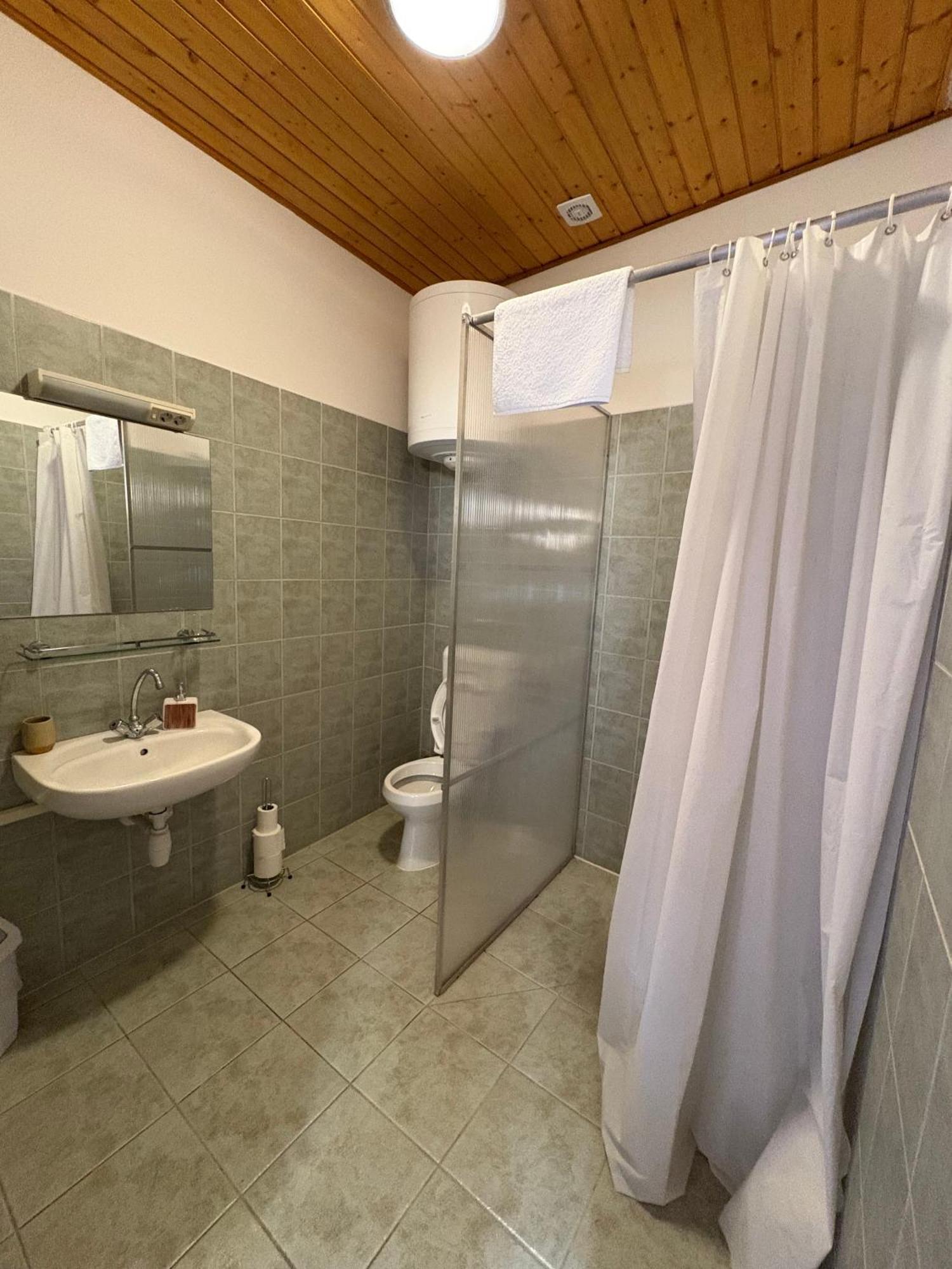 Haramia Csapszék és Fogadó Szombathely Exterior foto